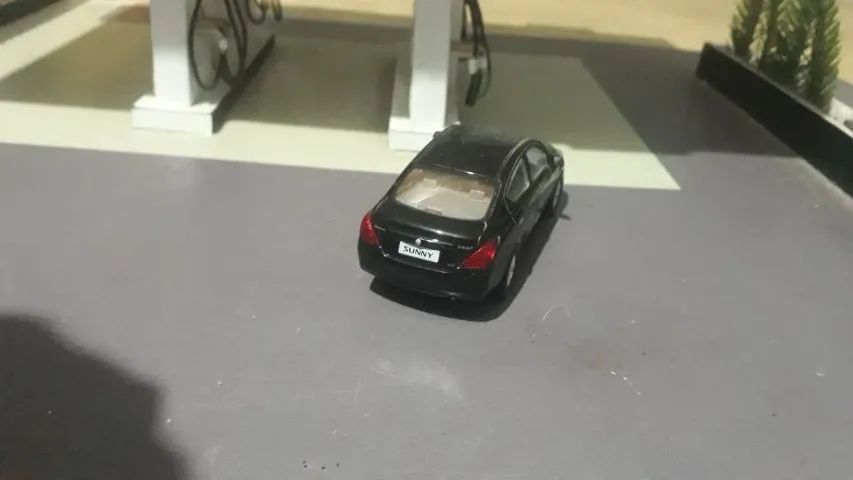 Miniatura Nissan  Versa 1/43 - Foto 3