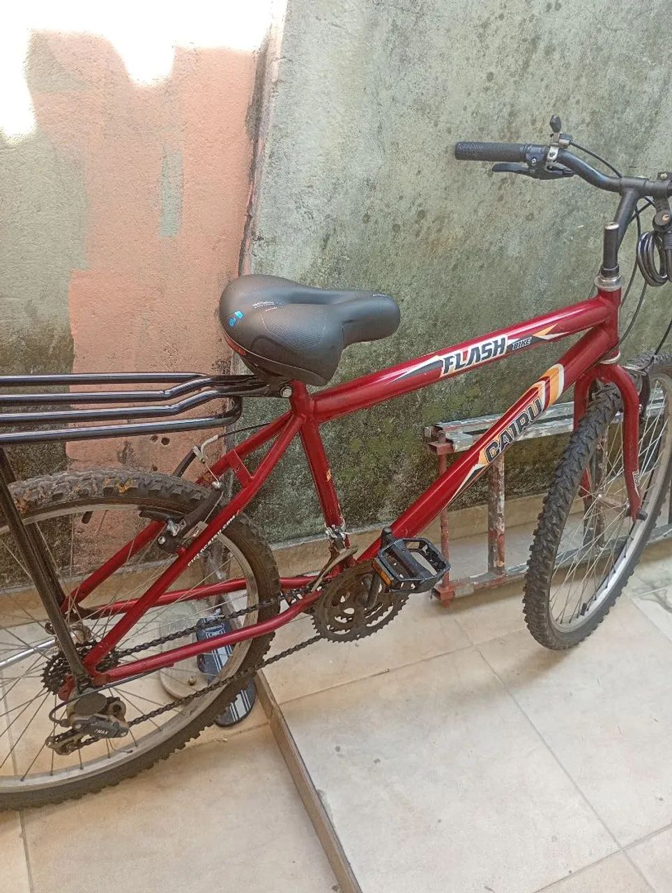 Bicicleta semi nova 