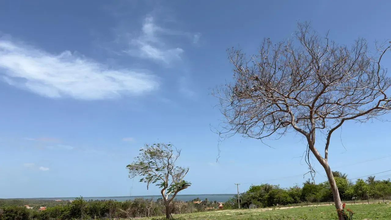 PRAIA DE PANAQUATIRA: Terreno a venda vista mar e panorâmica - São Luís-MA
