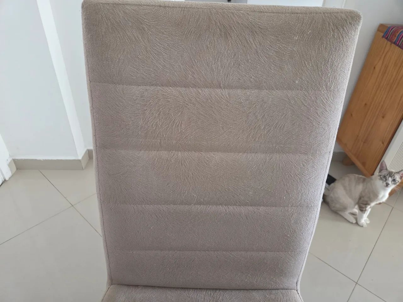 Mesa de jantar quadrada com 04 cadeiras - Foto 5