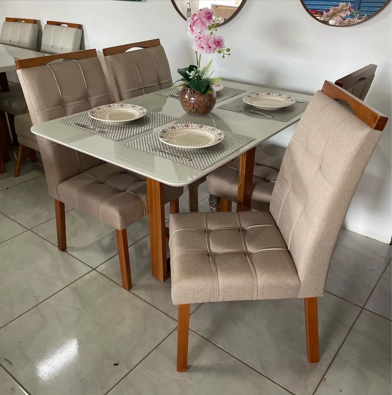 CONJUNTO MESA DE JANTAR COM 4 CADEIRAS - MEDIDAS 120x80