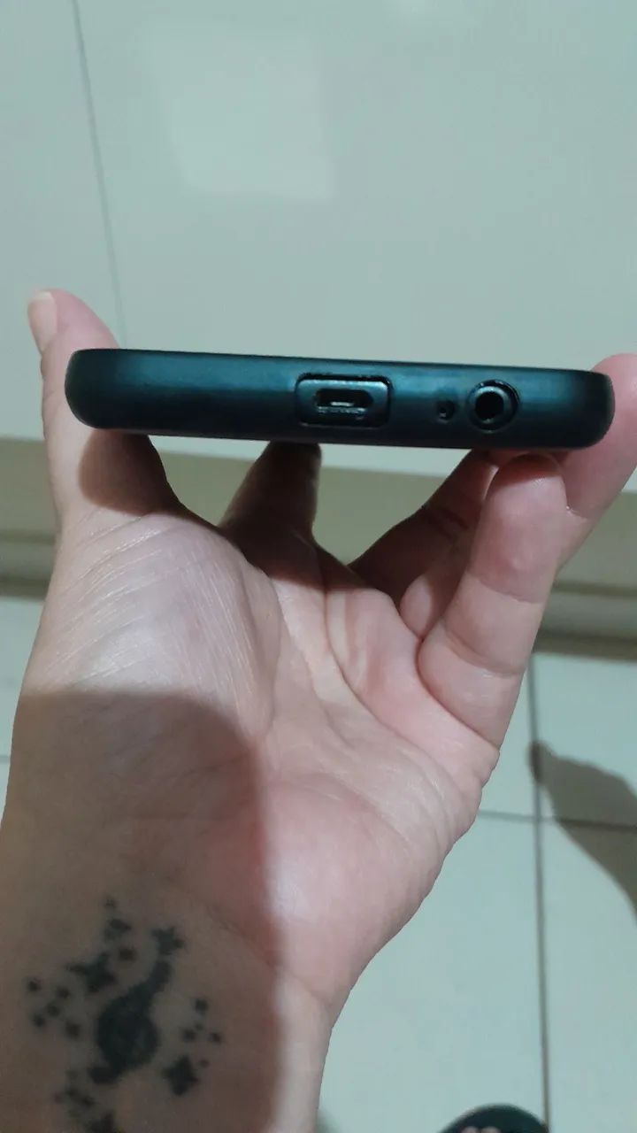 VENDE-SE CELULAR SAMSUNG J8 - Foto 3