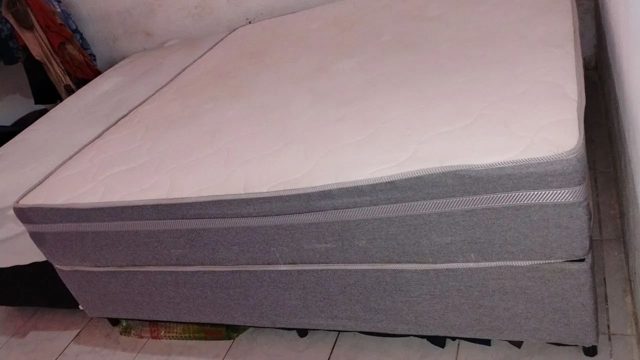 Vende-se cama queen
