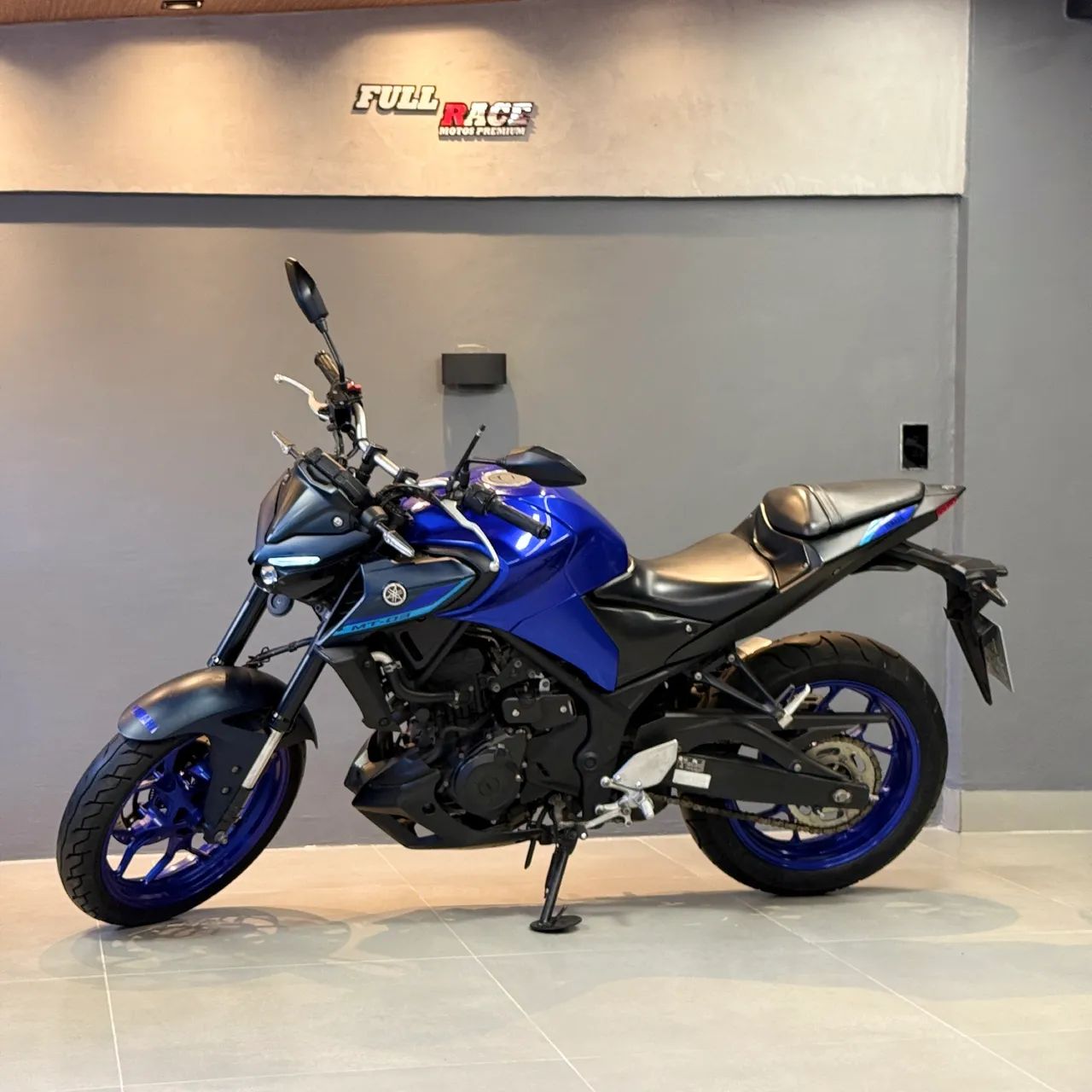 YAMAHA MT03 2023 - Foto 3
