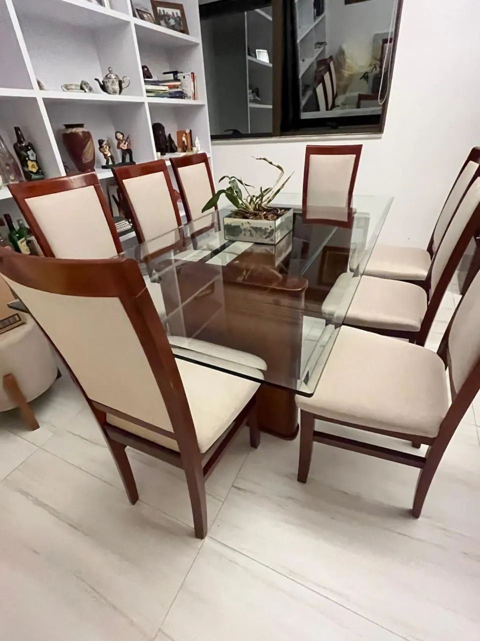 MESA DE 2X1M COM 8 CADEIRAS COM ESTOFADO EM LINHO  - Foto 3