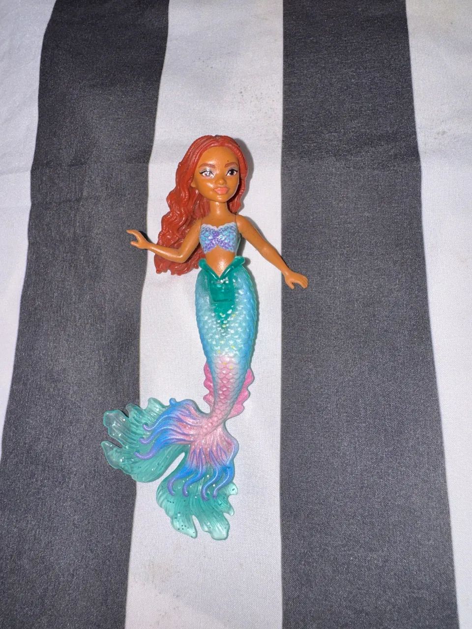 Ariel boneca