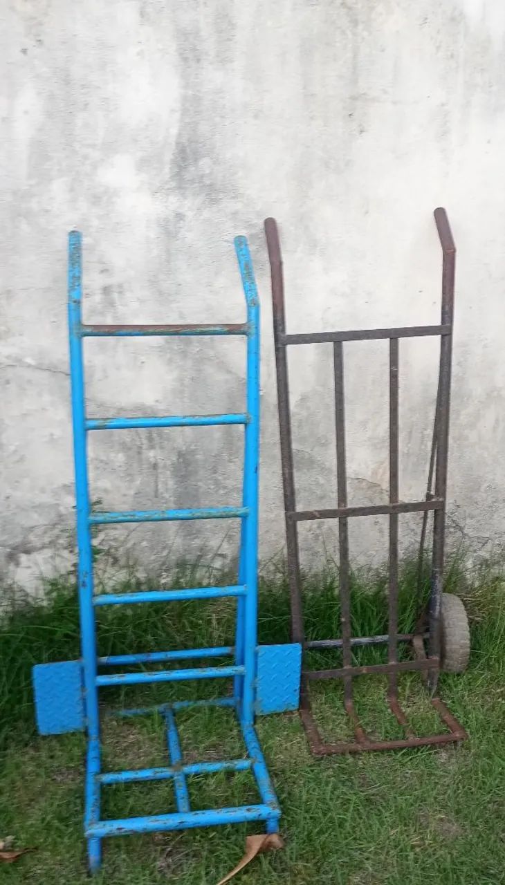 2 CARRINHOS de ferro para entregas - Foto 2
