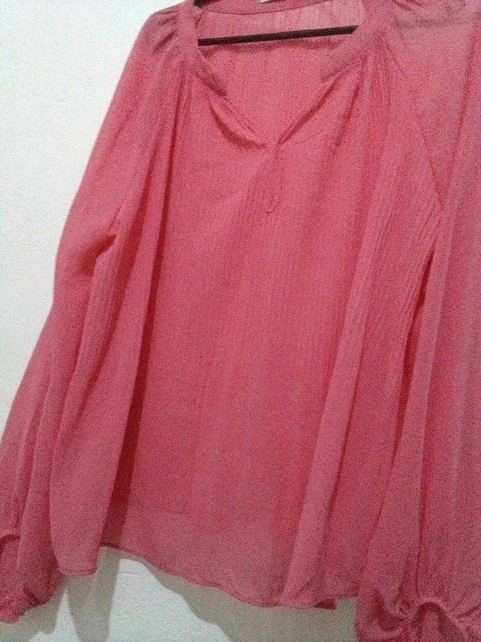 5 peças de roupas femininas novas - Foto 2