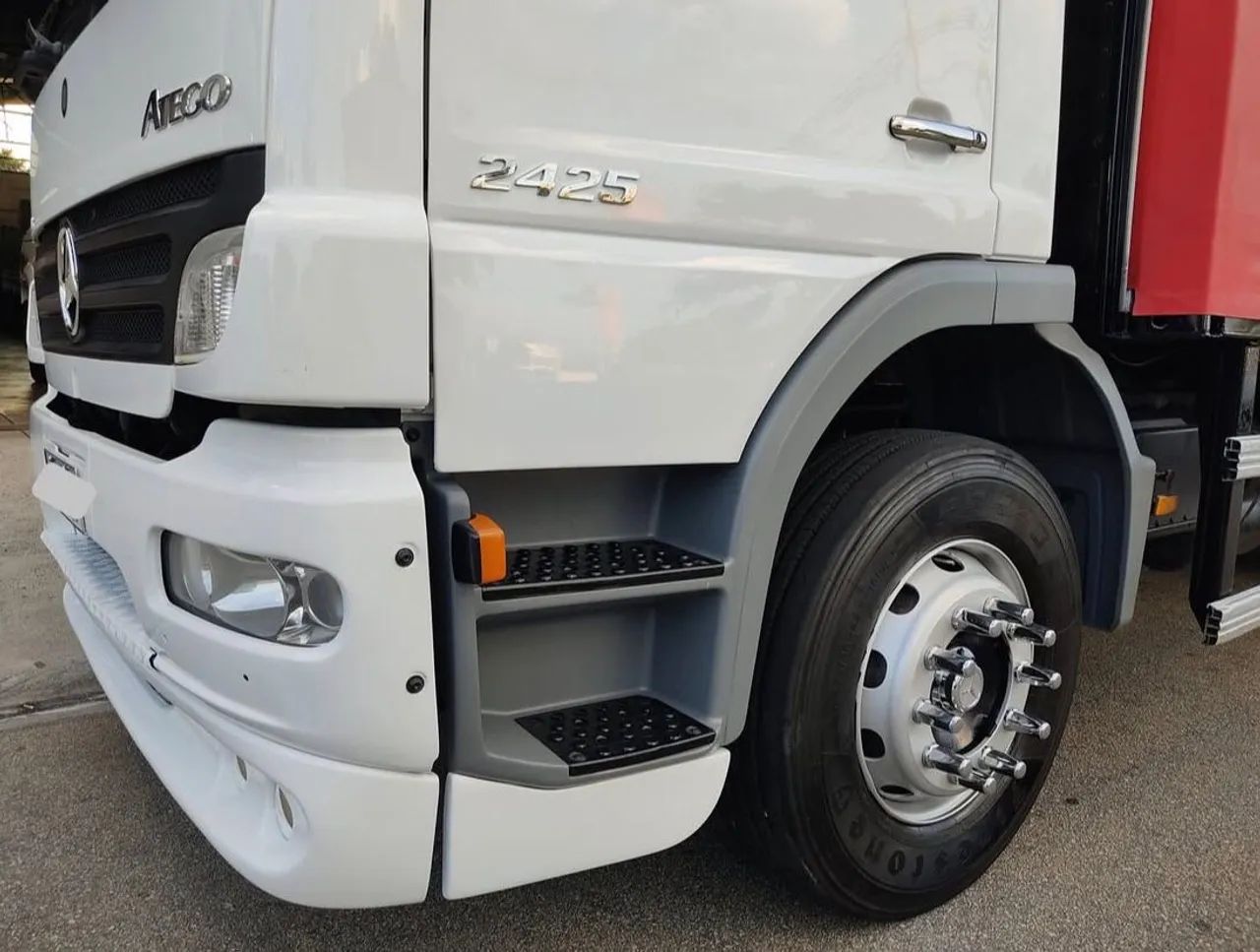 Mb atego 2425 6x2/baú Sider/2012 - Foto 4