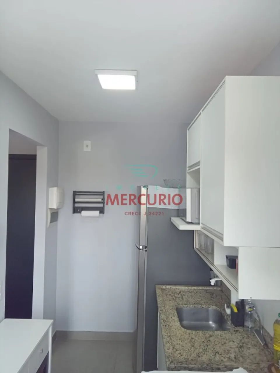Apartamento com 2 dormitórios completo em armários, eletrodomésticos e ar - Foto 4