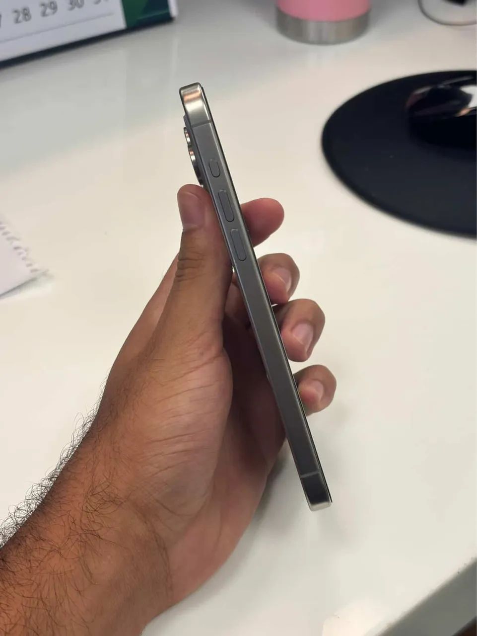 iPhone 15 Pro Max ( Tela com Linhas )  - Foto 2