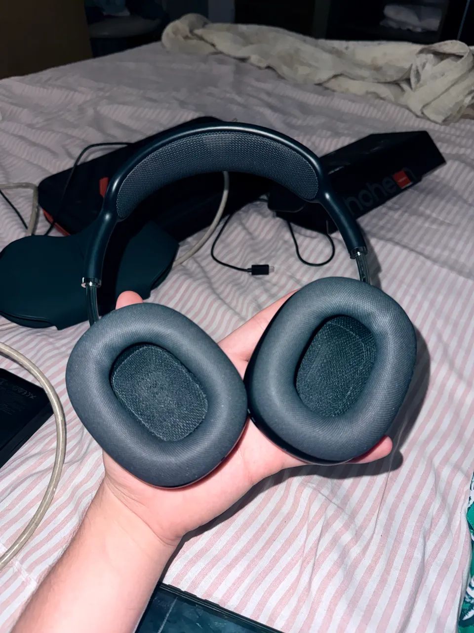 AirPods Max Midnight423878438914641923