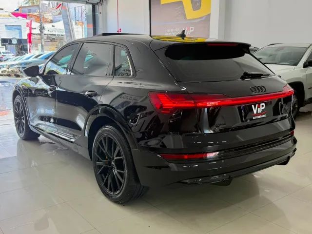 Audi E-Tron Performa. Black Aut. (elétrico) 2022 - Foto 4