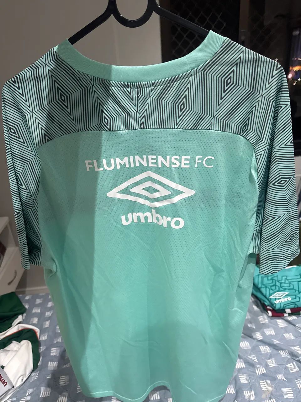 Camisa Fluminense 2022 - Treino Umbro  - Foto 2