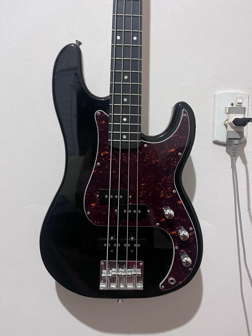 Baixo tagima tw65 