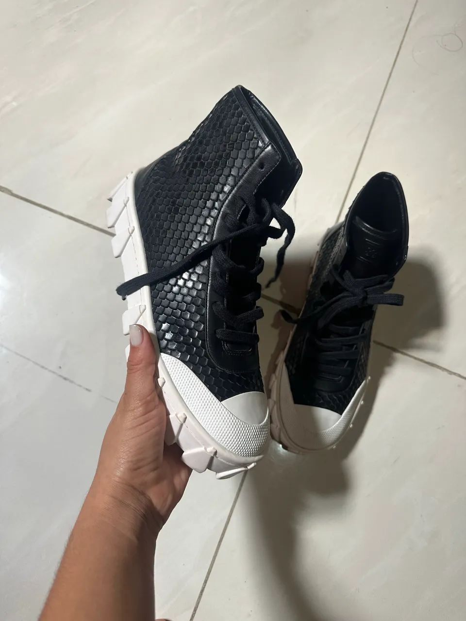 Tênis preto schutz 38