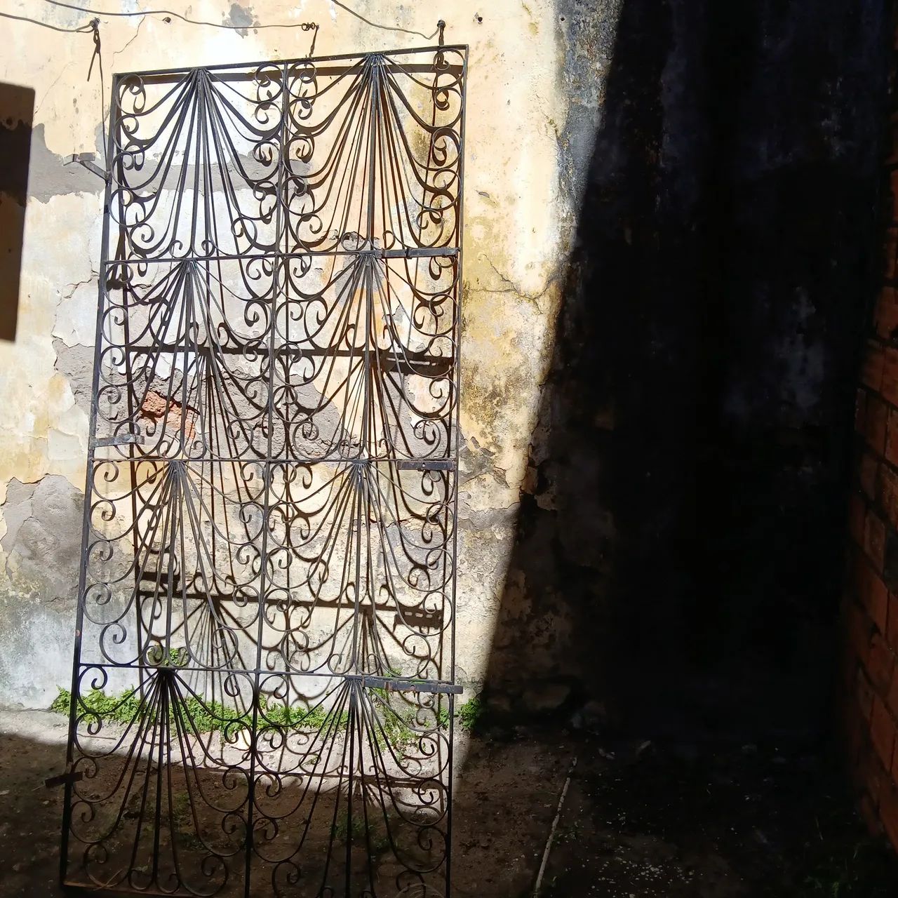 Venda de um portão de ferro para casa 
