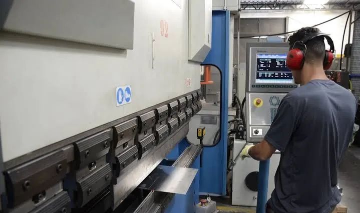 VAGA CLT OPERADOR DE DOBRADEIRA E CNC - Foto 2
