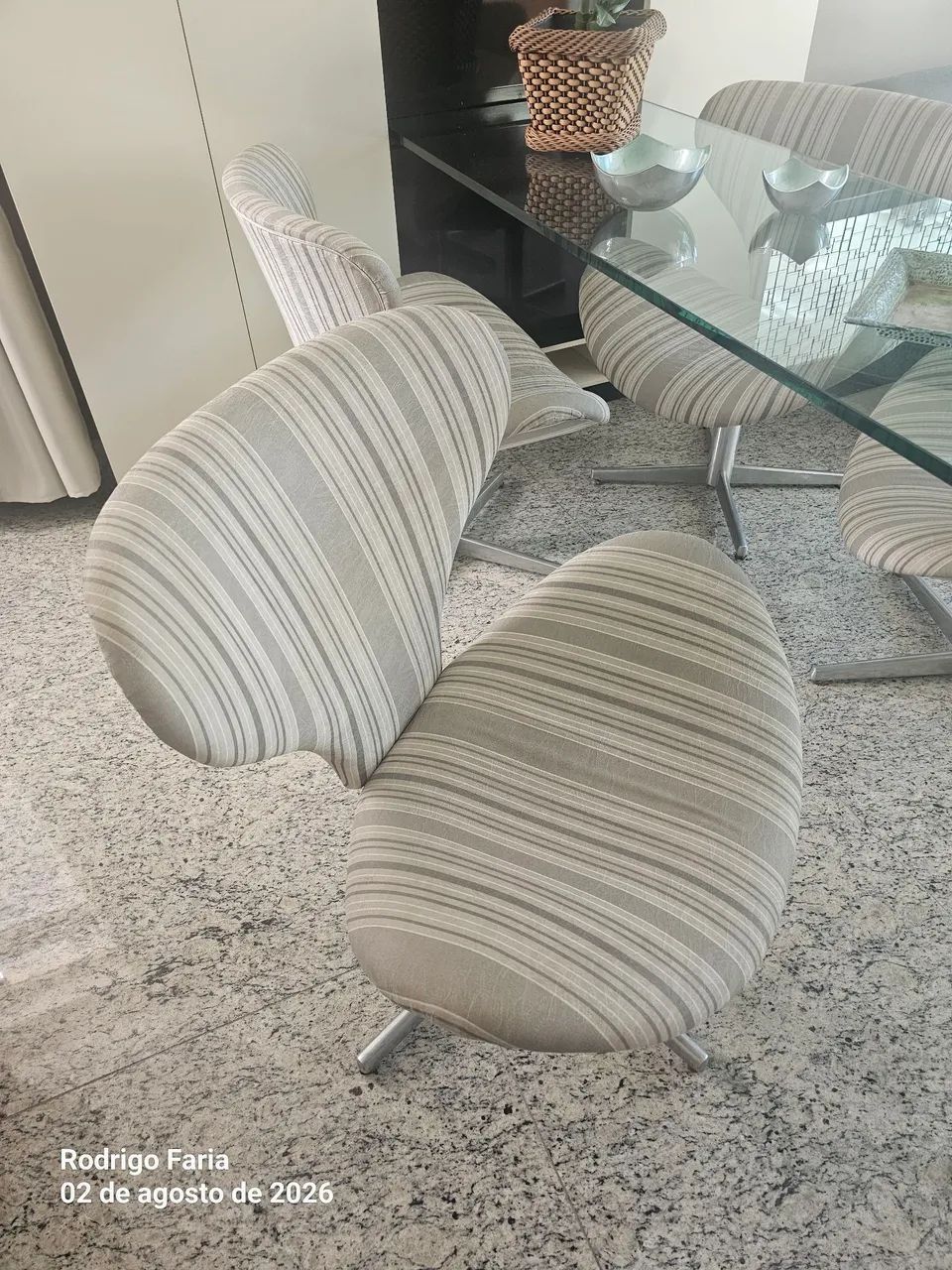 04 Cadeiras giratórias decorativas / poltronas Premium - Foto 4