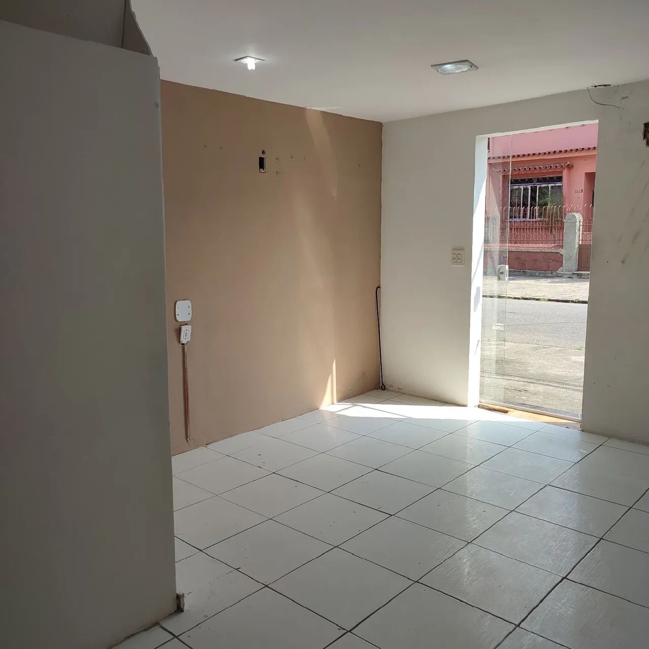 Alugo loja em Ramos rua residencial - Foto 4