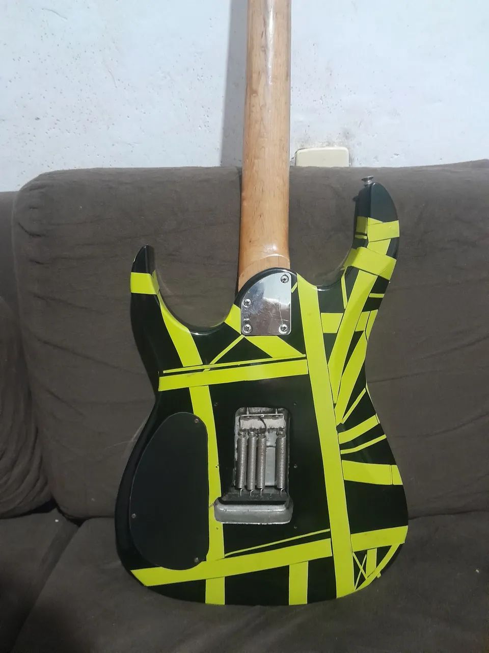 Excelente guitarra customizada! - Foto 4