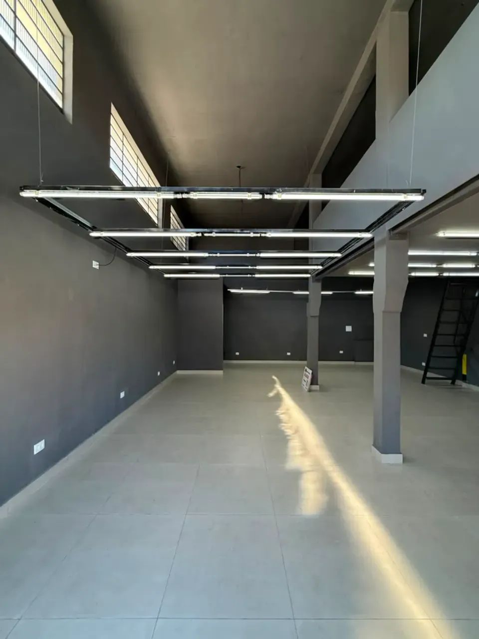 Ponto Comercial de Esquina para alugar no Mogilar - Foto 4