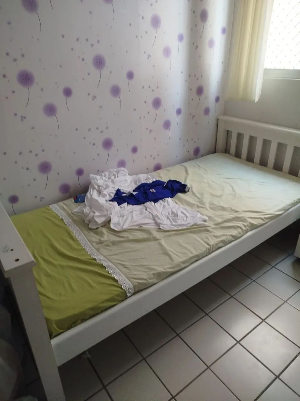Cama solteirão/escrivaninha