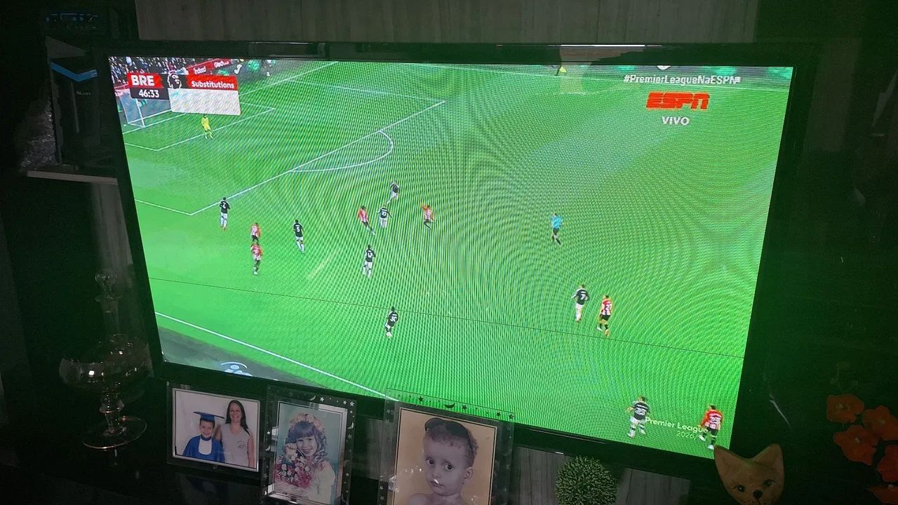 VENDA RÁPIDA! TV SAMSUNG 50 DE POLEGADAS TELA GRANDE  Funcionando SÓ COM UMA LINHA NA TELA