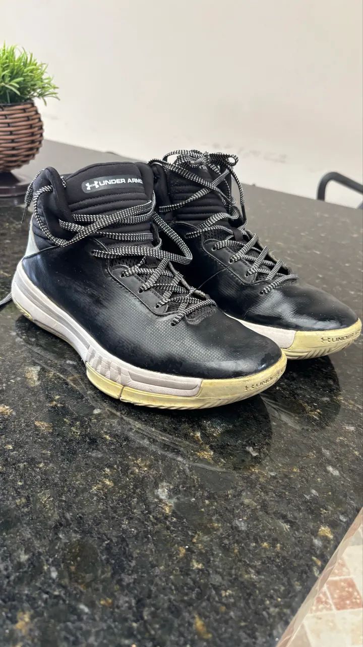 Tênis Under Armour basquete - 40