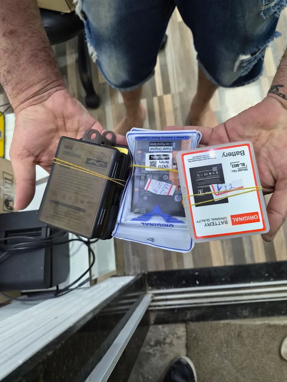 Vende se baterias e telas bararinho