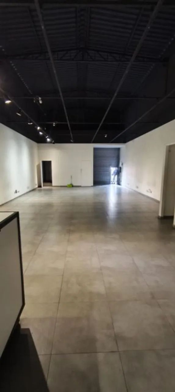 Vende e aluga salão comercial no centro de Guarulhos, com 240m² área bem distribuídos pé d - Foto 5