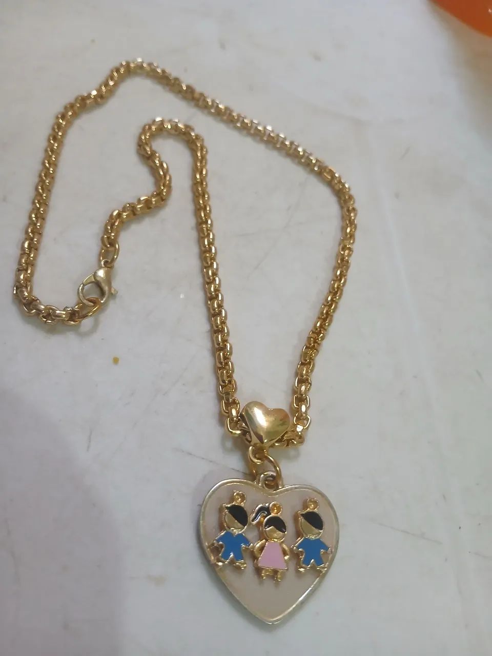 Colar com pingente 