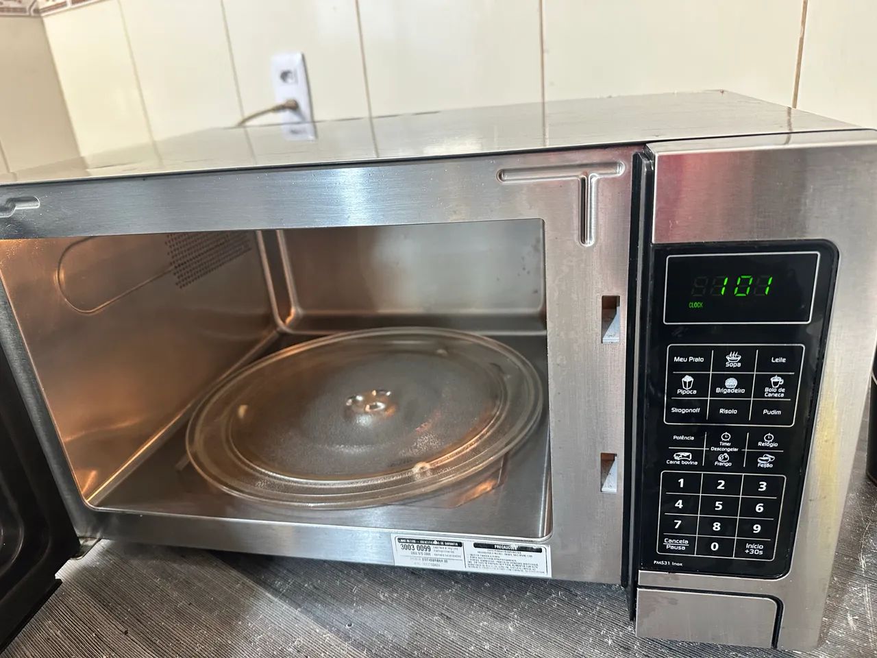 Microondas Philco preto com inox 32L - Foto 3