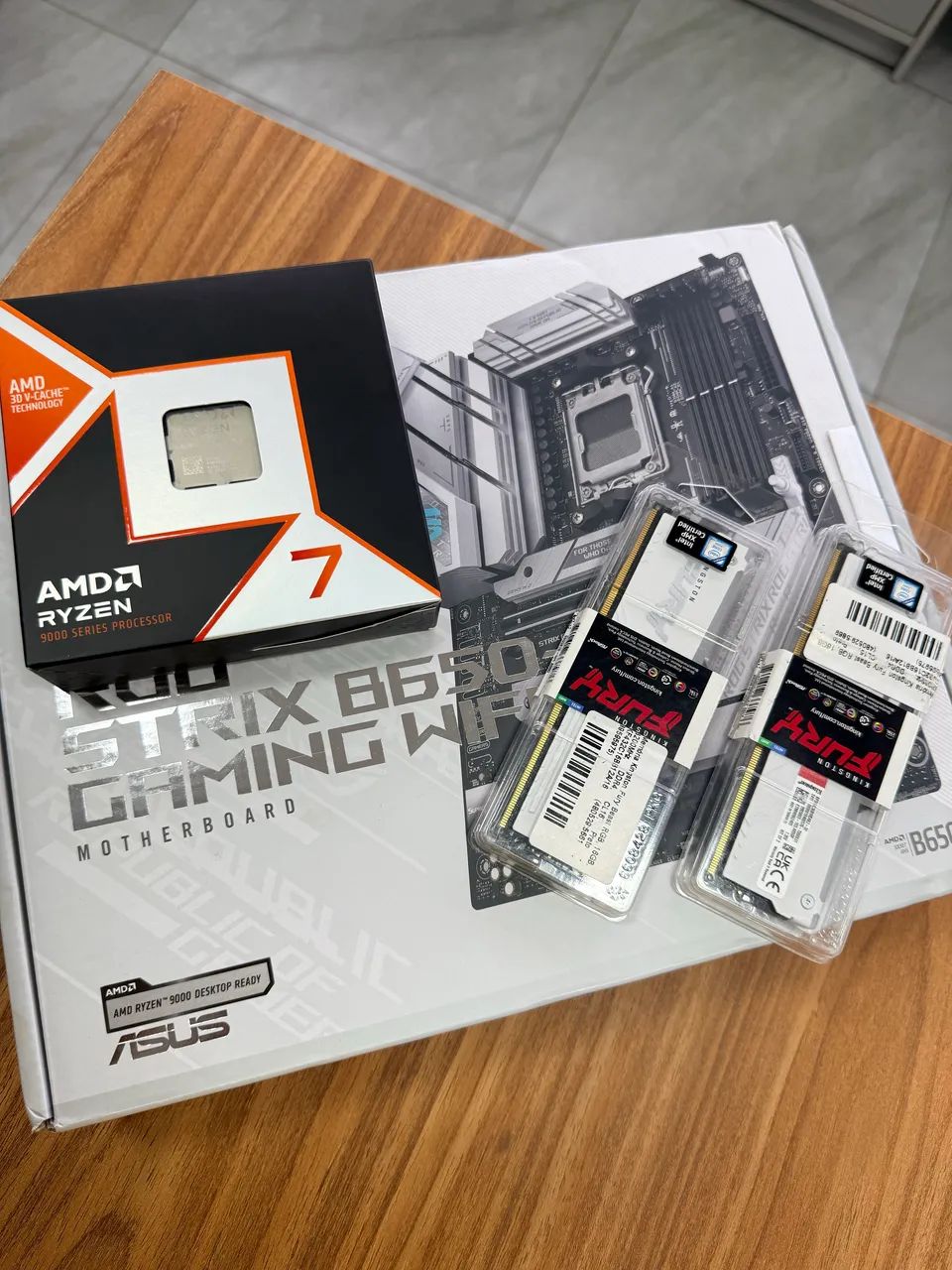 【セット売り】AMD 9800X3D+ROG B650 GAMING WIFI KIT RYZEN 9800X3D + B650 ROG + 32GB fury - Peças de Hardware
