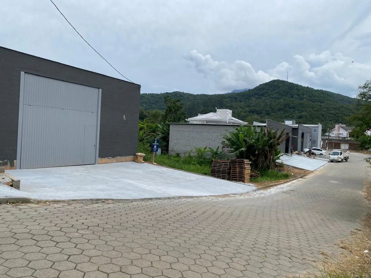 Alugo galpão no centro de águas mornas