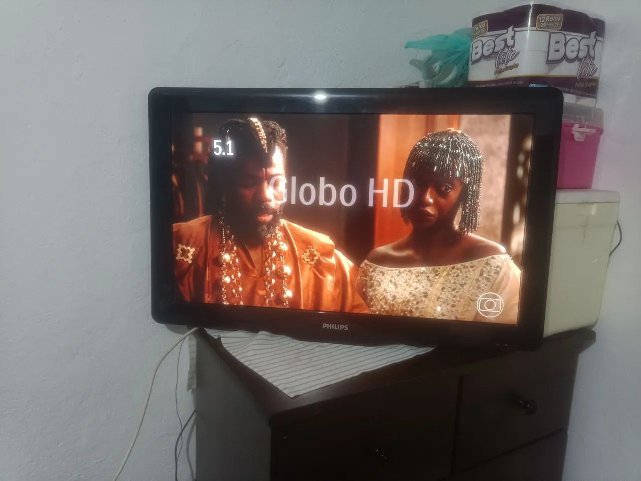 Vendo tv 32 polegada em cosevada marca Philips  - Foto 3