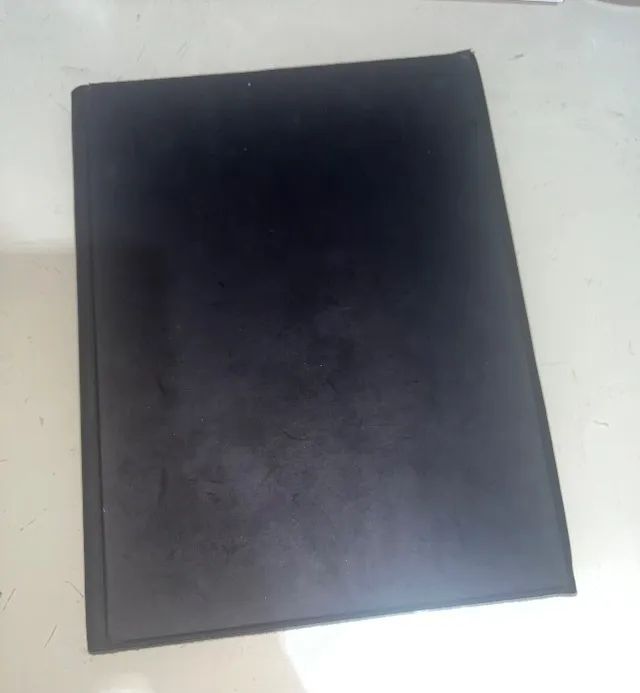 Capa com Teclado Magnético e Touchpad - iPad 10ª e 11ª Geração (10,9"/11") - Usada