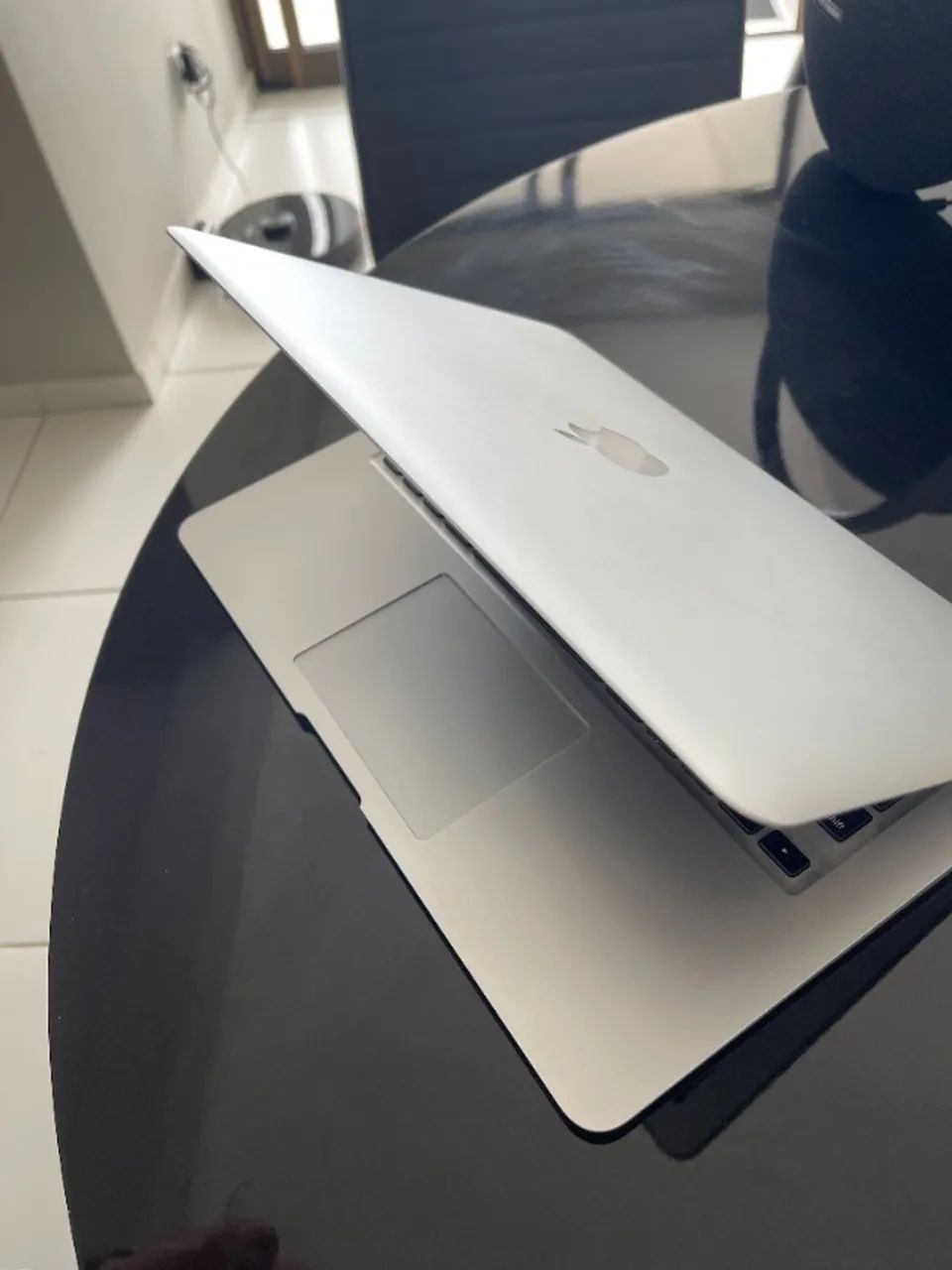 MacBook Air 13インチ 2018 i5 8GB 128GB シルバー MacBook Air 13? Retina 2018 - i5 / 8GB / 128GB - Leia descrição