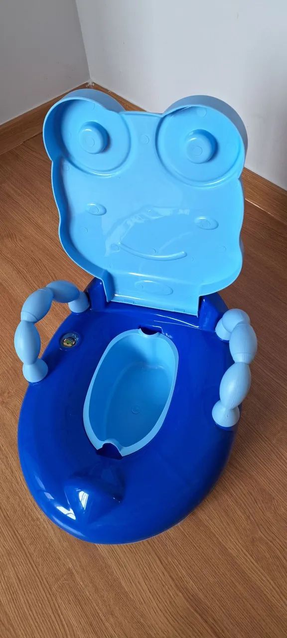 Troninho infantil sapinho azul  - Foto 4