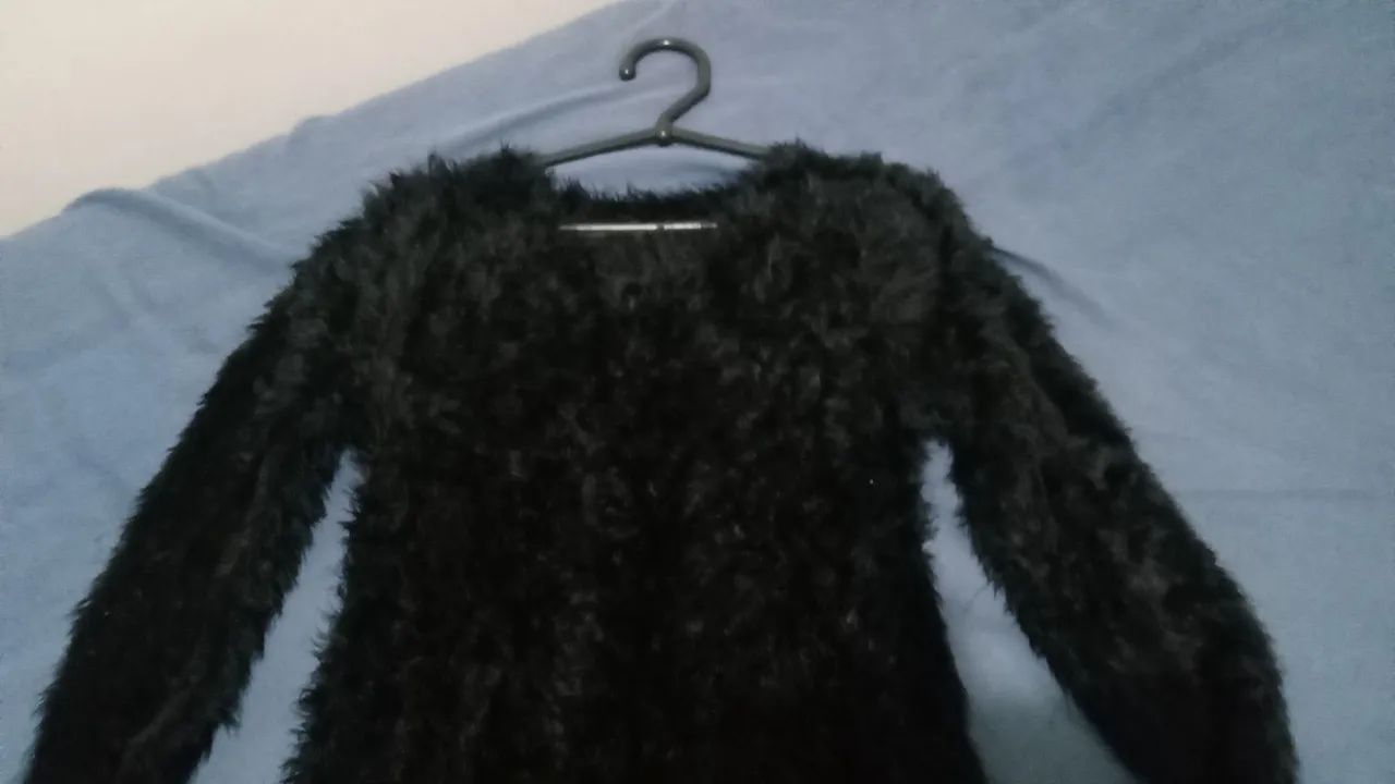 Vestido  em  pelúcia preto  M - Foto 4