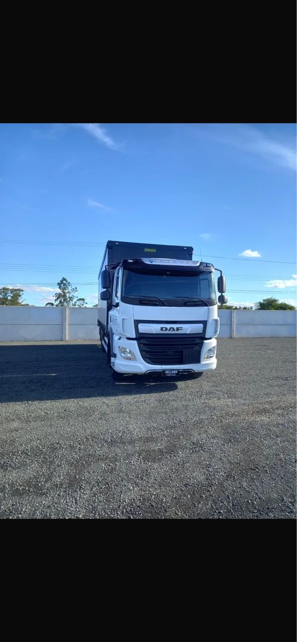DAF CF 310 6x2 Baú Lonado 2023/2024 - Foto 2