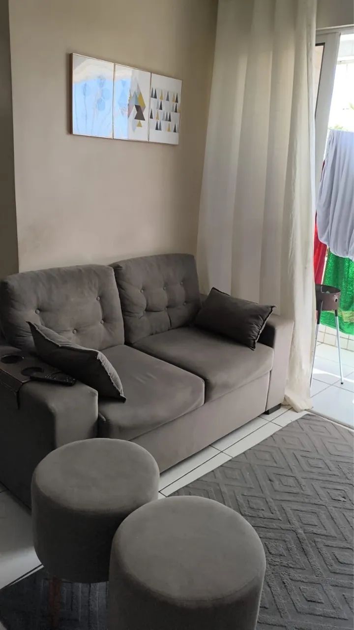 Sofá e 2 puf 