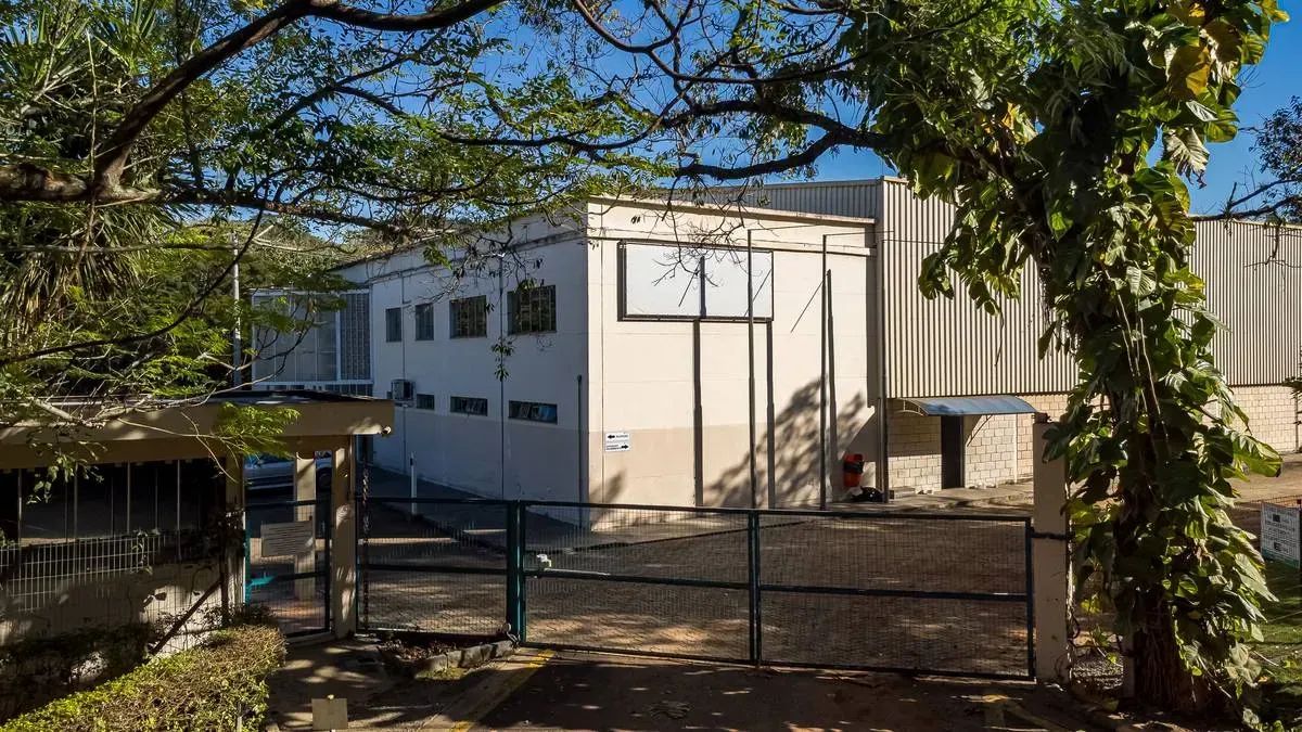 Imóvel para venda possui 3000 metros quadrados com 1 quarto