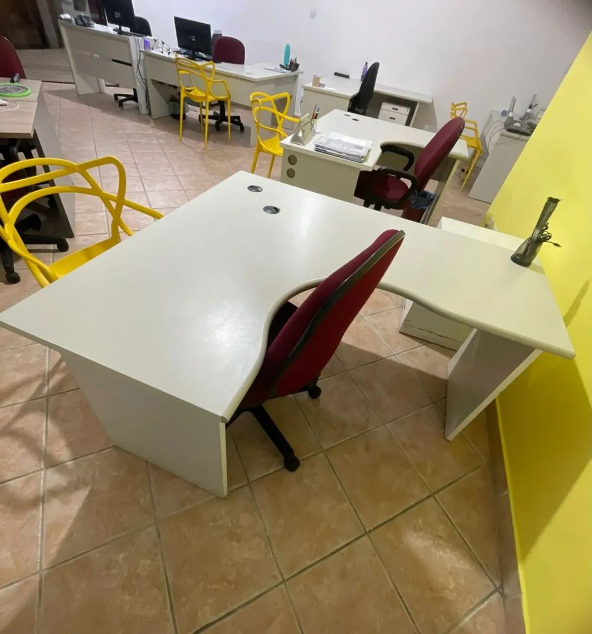 Mesa de escritório em L - Foto 3