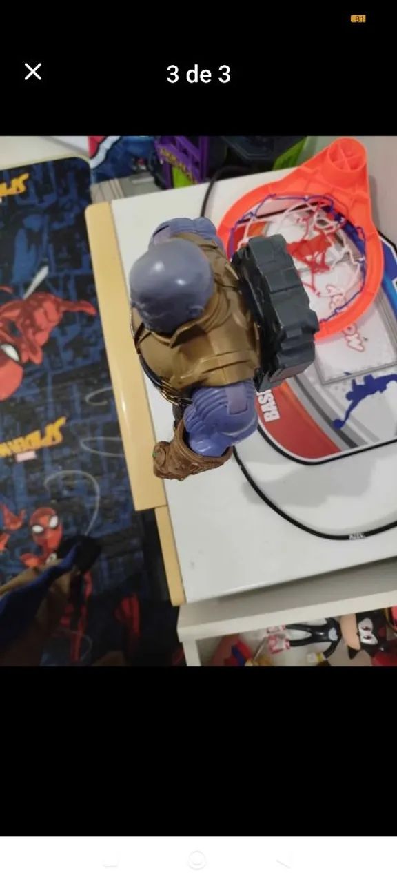 Boneco Thanos fala frases