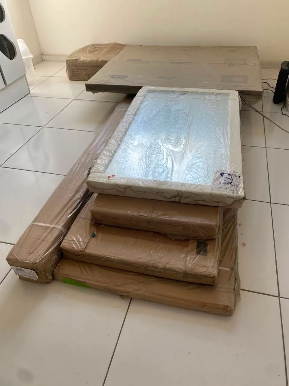 Guarda novo na caixa lacrado.
