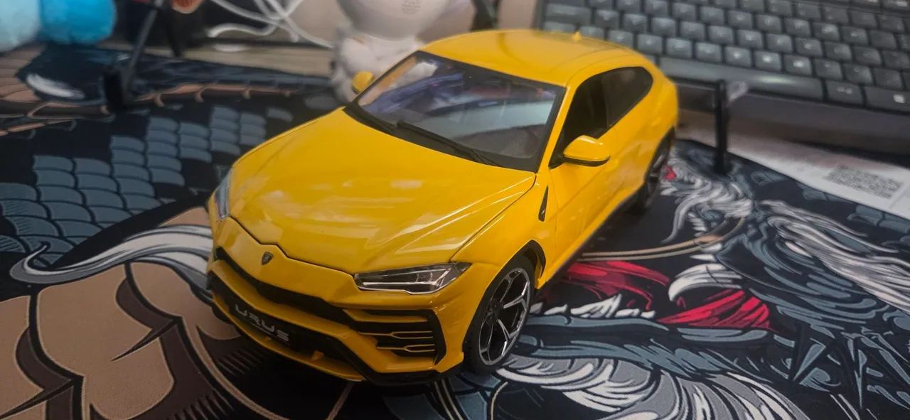 Miniatura Lamborghini Urus burago - Foto 2
