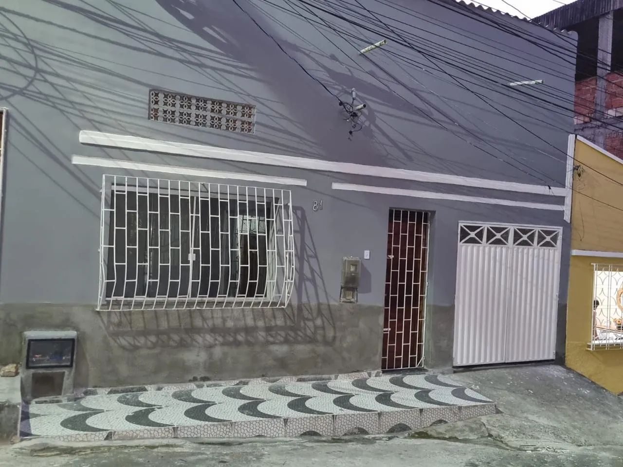 Casa com localização central e espaço  amplo - Foto 2