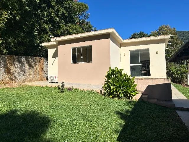 casa ampla 2 qts sendo uma suite 