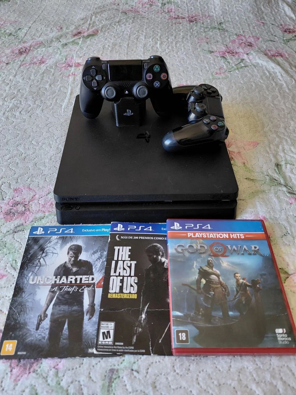 PS4 SLIM 500GB + JOGOS E 2 CONTROLES - Jogos de Vídeo Game